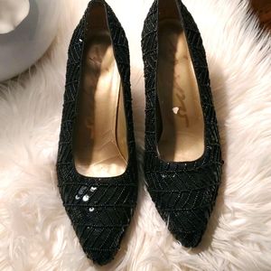 Beautiful Sequence mid heel pumps 7.5